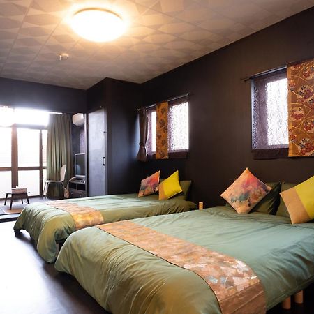 Maximum Of 21 People Can Be Rented In One Building 3 Minutes Walk To Tomari Port 10 Minutes Drive To The Airport No Parking Lot 30 Seconds Walk From Paid Parking Lot Warayunso Port City May Naha Exterior foto
