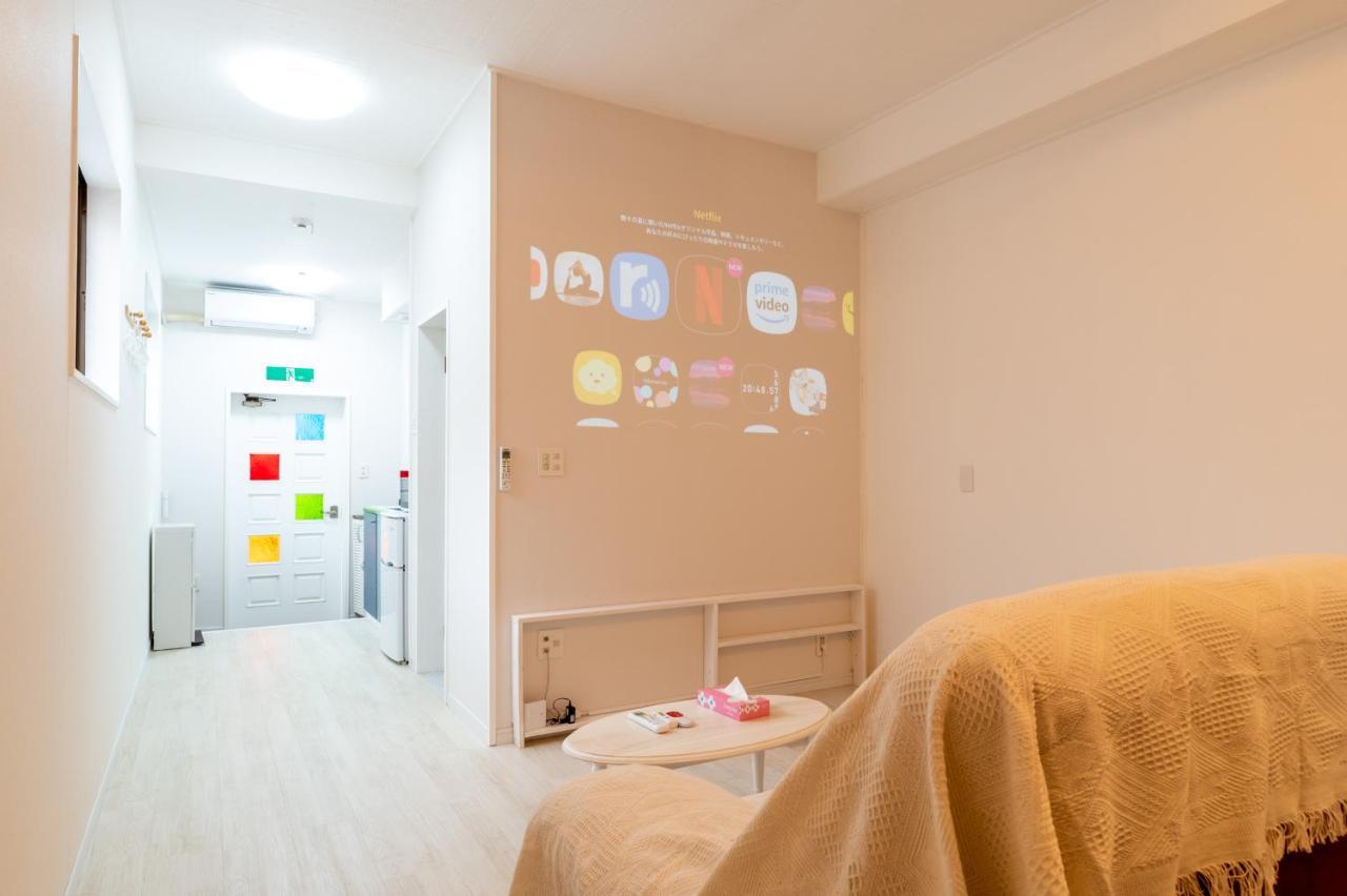 Maximum Of 21 People Can Be Rented In One Building 3 Minutes Walk To Tomari Port 10 Minutes Drive To The Airport No Parking Lot 30 Seconds Walk From Paid Parking Lot Warayunso Port City May Naha Exterior foto